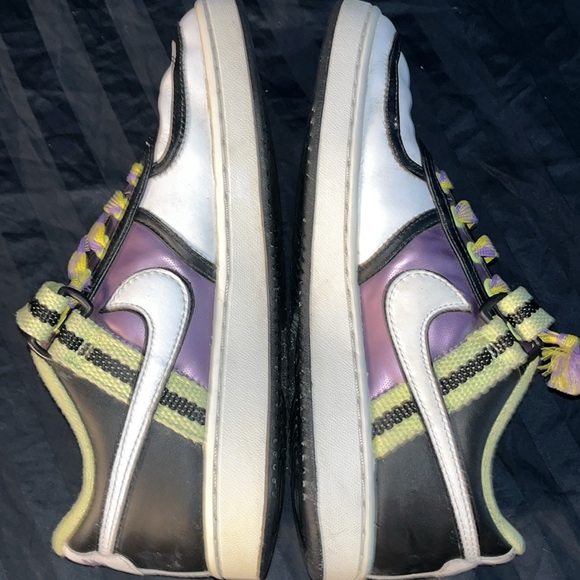 Women’s Size 8 NIKE VANDAL 2008 SHOES - Picture 5 of 9